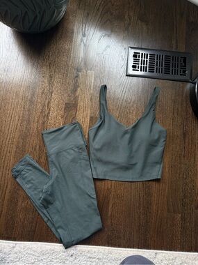 Old Navy Ribbed Crop Tank and Leggings Set in Slate Green